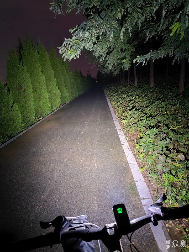 夜间骑行，迈极炫DA2500，为你加双明亮的眼睛_新浪众测