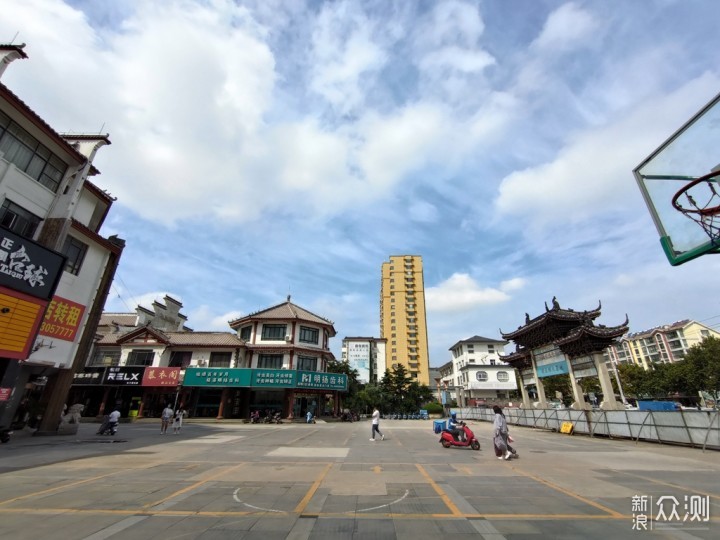 手机有18GB内存,玩游戏是什么体验?_新浪众测