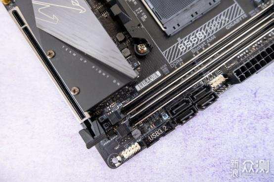 技嘉迷你雕B550I AORUS PRO AX主板装机体验_新浪众测