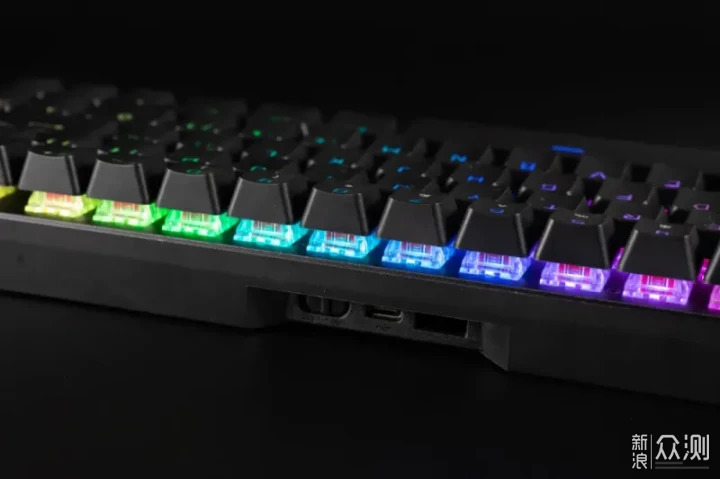 ROG魔导士NX无线键盘：全新「NX轴」手感体验_新浪众测