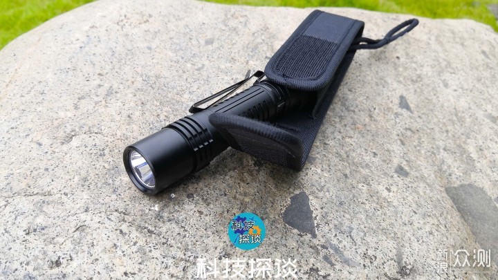 1000流明照明利器，迈极炫MOD20B便携式手电筒_新浪众测