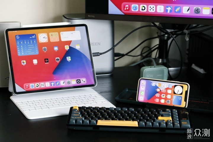 Macbook Pro高效三屏搭建与iPad Pro另类玩法_新浪众测