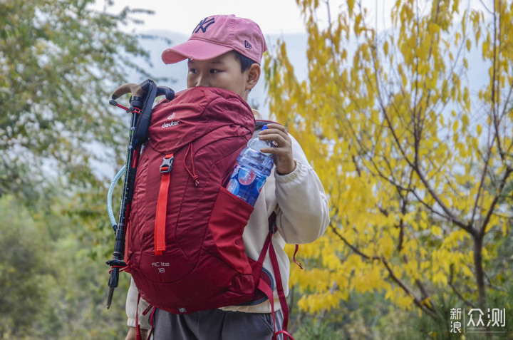 背起行囊，走入深秋：多特萤火虫18升双肩背包_新浪众测