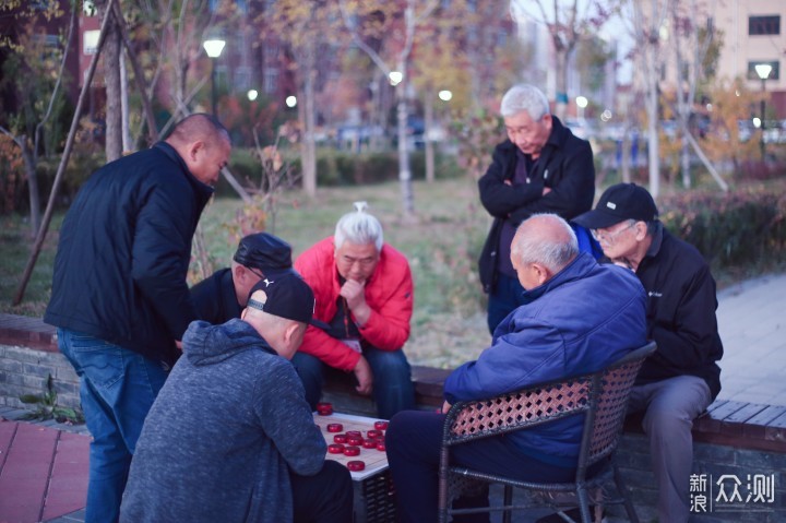 自动充气床带你一起寻找闲暇之余的惬意时光。_新浪众测