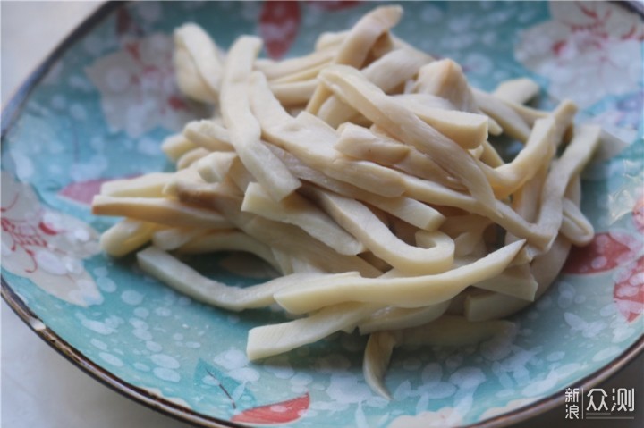 秋天啦，教你做有烧烤味的杏鲍菇，比烤肉还香_新浪众测