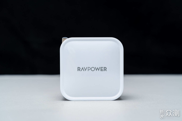 Ravpower 90W充笔记本iPhone 13 Pro绰绰有余_新浪众测