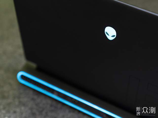 玩家的终极梦想，顶配Alienware m15 R6体验_新浪众测