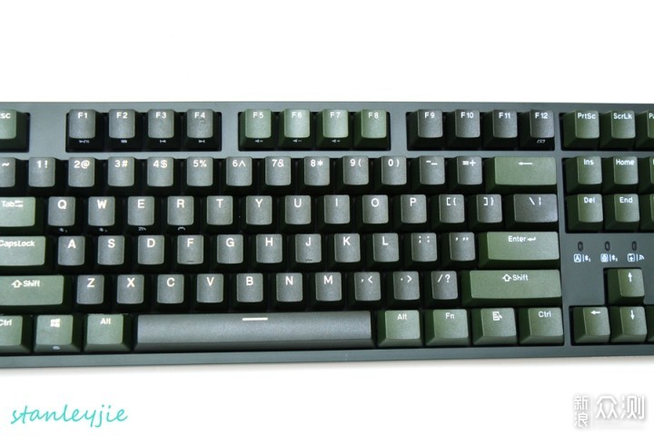 比较少见的配色 杜伽k320W（苍峦墨）机械键盘_新浪众测