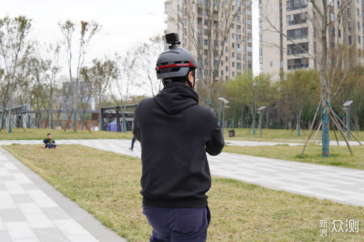 骑行头盔搭载华为鸿蒙，安全防护+黑科技属性_新浪众测