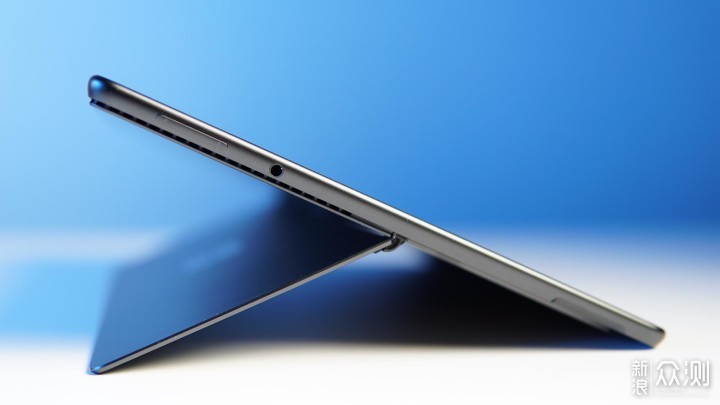 Surface Pro 8 评测：最强二合一，真生产力？_新浪众测