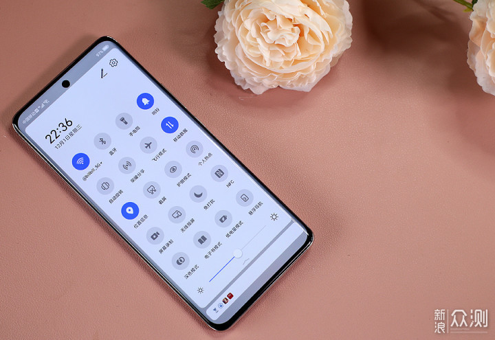 超高颜值、精湛设计，荣耀60 Pro手机开箱_新浪众测