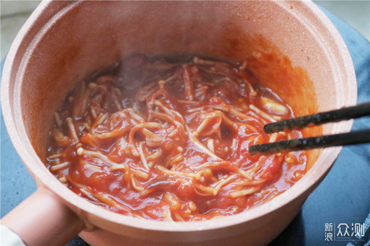 孩子爱吃的茄汁肉丸，家常做法超简单，太香了_新浪众测