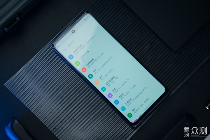 moto edge S30深度评测：顶级LCD还有骁龙888+_新浪众测