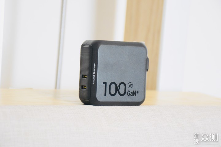 100W双USB-C快充，氮化镓石墨烯技术_新浪众测