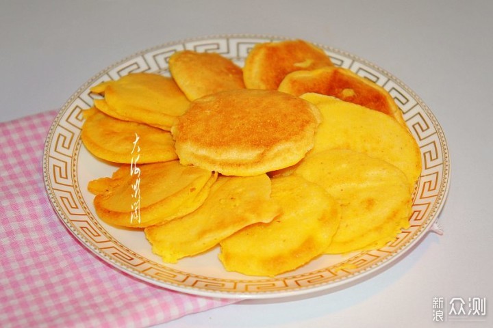 我家早餐这样做，一搅一烙就上桌全家人都爱吃_新浪众测