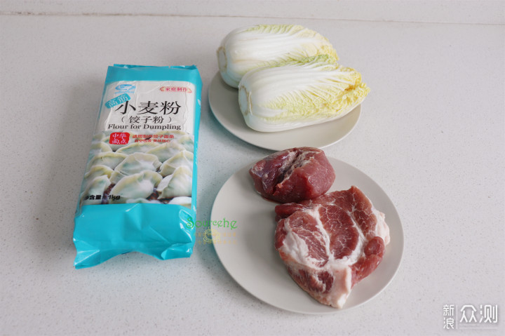 冬至，白菜猪肉馅水饺，皮薄馅大，味道鲜美_新浪众测