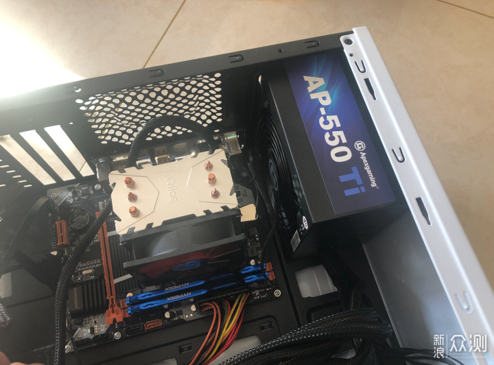 艾湃电竞AP-550Ti，纳米光触媒电源评测_新浪众测