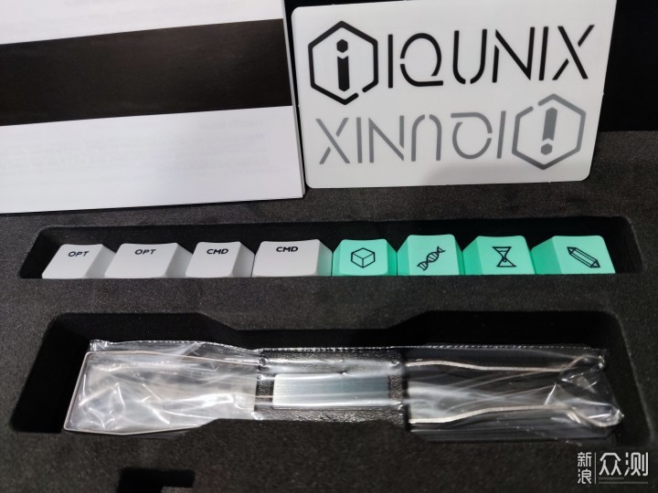 IQUNIX OG80虫洞，一款兼具颜值与功能的键盘_新浪众测