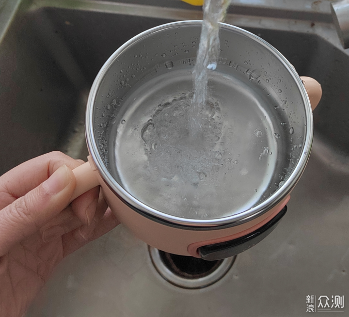 这个恒温辅食碗来自太空，宝宝需要它_新浪众测