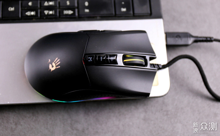 老牌厂商制造值得信赖,血手幽灵ES9 Pro评鉴_新浪众测