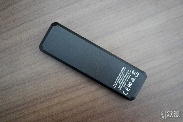 Yottamaster M.2 NVMe、SATA双协议固态硬盘盒_新浪众测