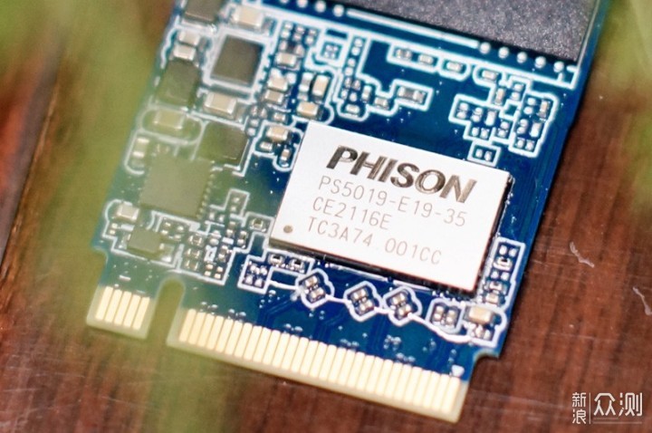 入门级PCIe4.0固态硬盘——PNY CS2140测评_新浪众测