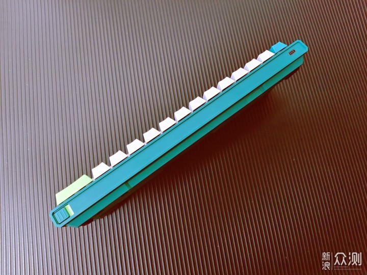 或许是最小最理想的键盘，杜伽K330W上手体验_新浪众测