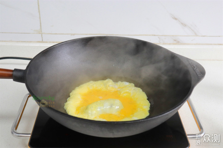 黄金蛋炒饭，每一粒米饭裹着蛋粒粒分明，真香_新浪众测