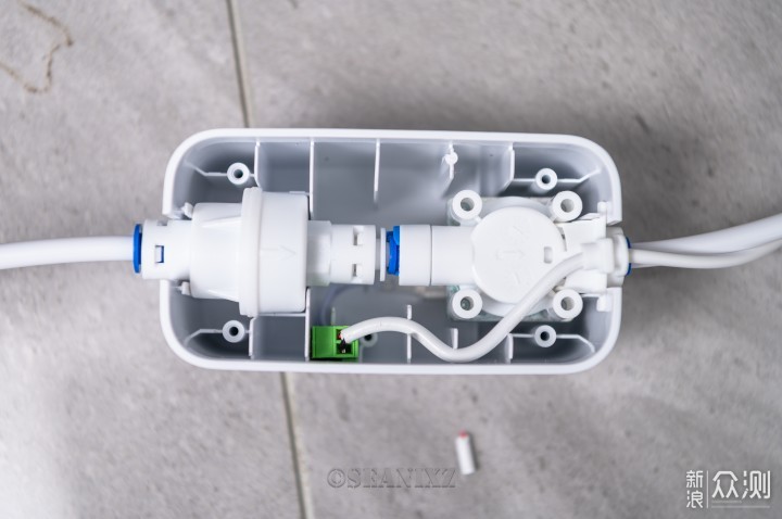 云鲸J2扫拖机器人智能换水 安装与使用评测_新浪众测