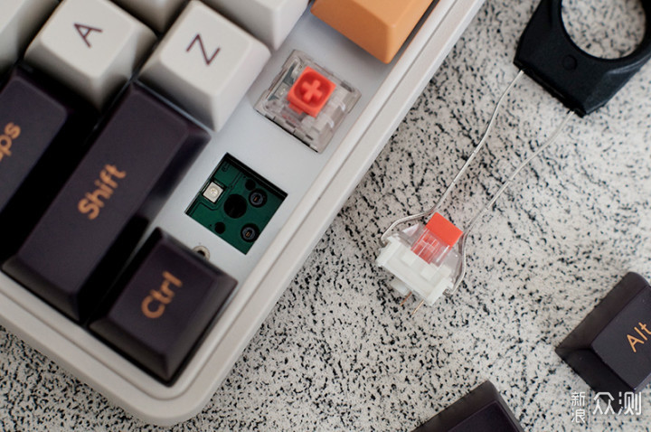 Miwu ART series mechanical keyboard Z870: three-mode connection, dual system_China IT News