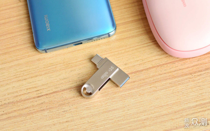 好物上新：aigo双接口U盘，USB3.2速度真香_新浪众测