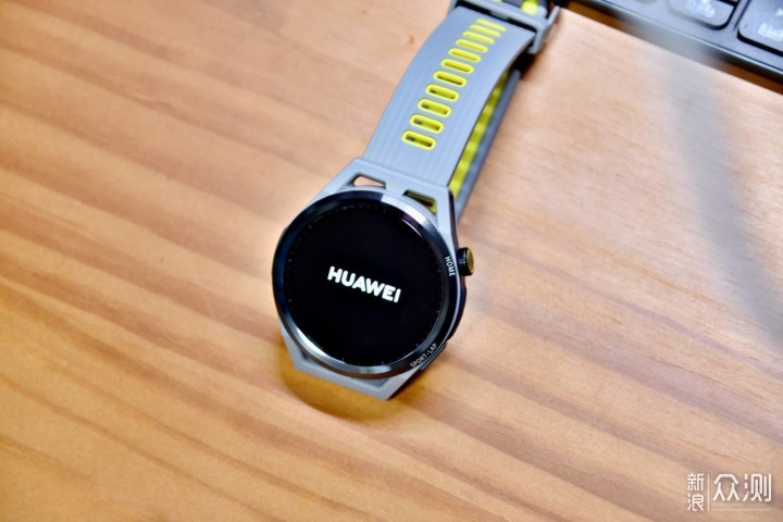全面进化，值得升级，图解华为新款智能手表_新浪众测