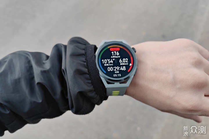 全面进化，值得升级，图解华为新款智能手表_新浪众测