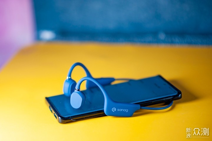 气传导耳机VS骨传导耳机,谁才是你的菜?_新浪众测