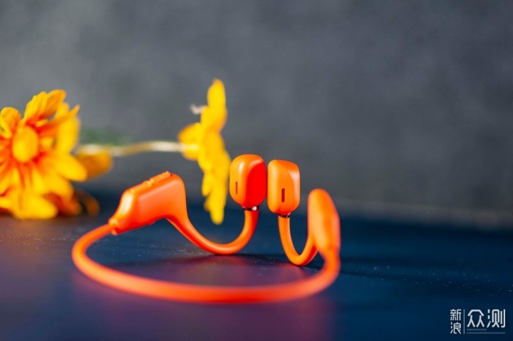 气传导耳机VS骨传导耳机,谁才是你的菜?_新浪众测