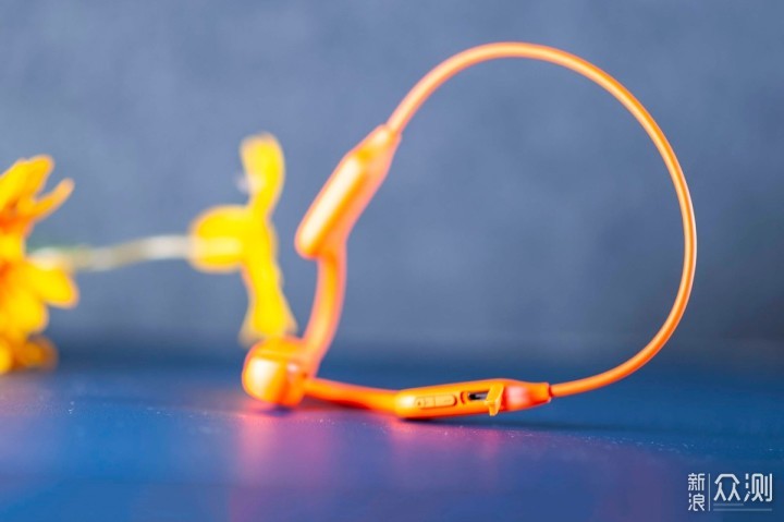 气传导耳机VS骨传导耳机,谁才是你的菜?_新浪众测