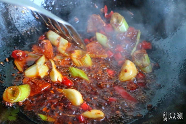 酸菜鱼的家庭做法，香辣过瘾超好吃，太费米饭_新浪众测