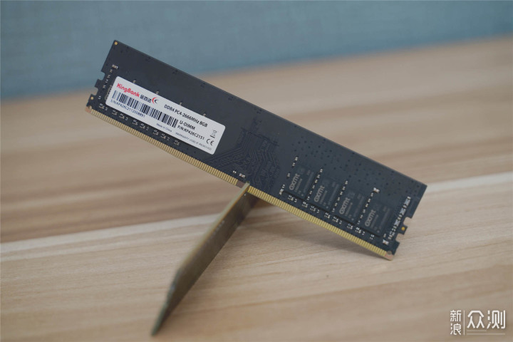 国芯崛起！金百达DDR4内存长鑫颗粒超3333MHz_新浪众测