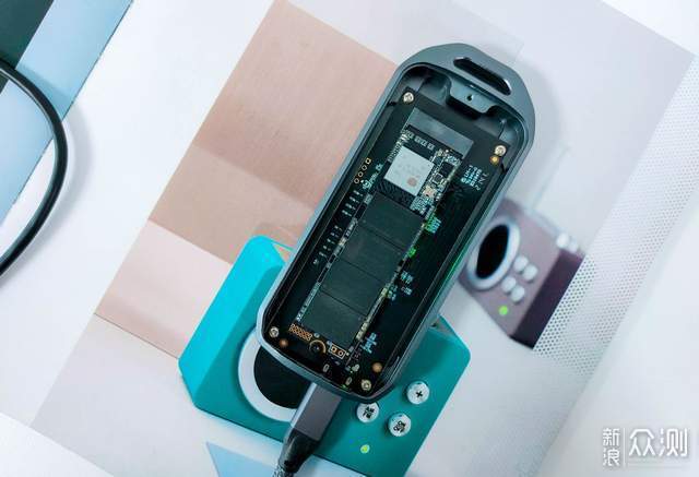 压榨笔电雷电3性能，奥睿科USB4.0硬盘盒评测_新浪众测
