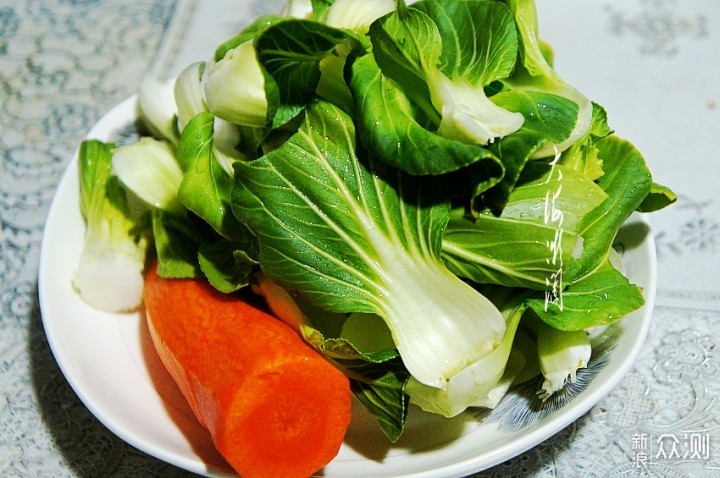 春天多吃它，3元炒1盘，钙含量是绿叶蔬菜之最_新浪众测