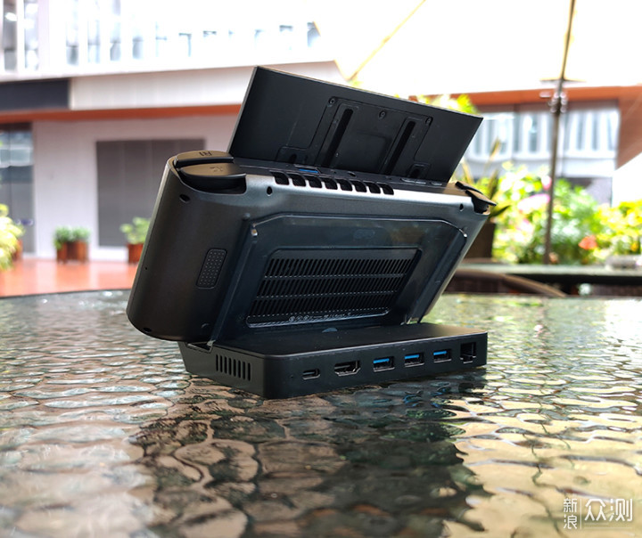 性能更佳表现不俗，GPD WIN3让你畅玩3A大作_新浪众测