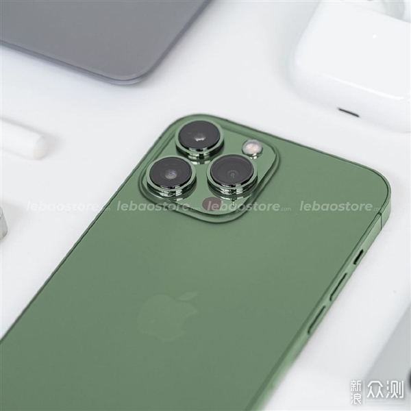iPhone 13 Pro苍岭绿真机实拍_新浪众测