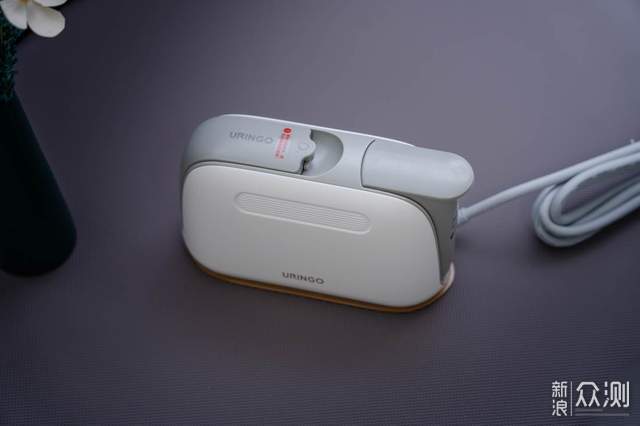 七彩叮当手持挂烫机评测：轻松把衣服焕然一新_新浪众测