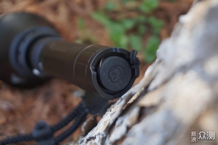 红白绿三色变光狩猎手电CYANSKY H5_新浪众测