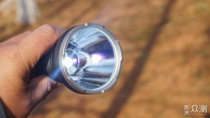 红白绿三色变光狩猎手电CYANSKY H5_新浪众测