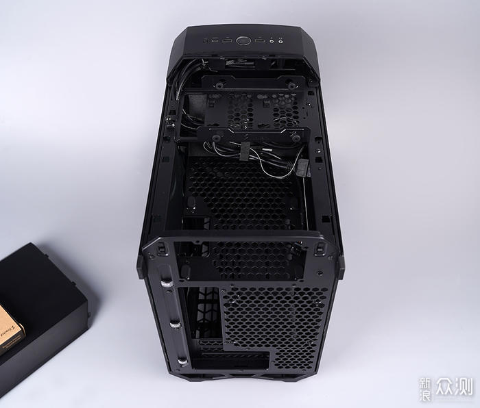 Fractal Design Torrent NANO 装机展示_新浪众测