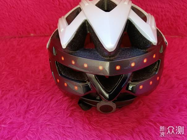 科技让安全更智能—Helmetphone 头盔 BH60SE_新浪众测