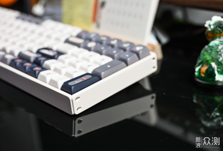 金粉v2加持的铝厂新旗舰, IQUNIX F97键盘评测_新浪众测