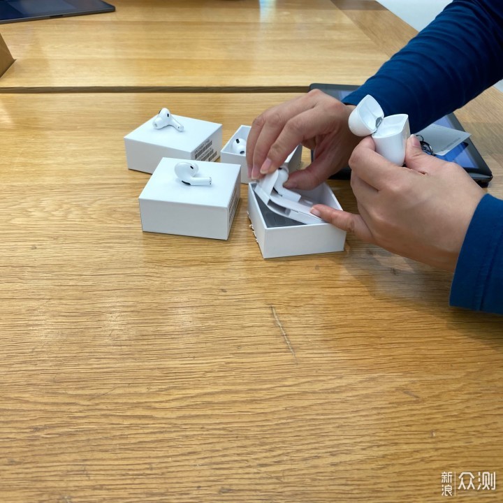 经验帖｜花一个AirPods 的钱，用了三个新的。_新浪众测