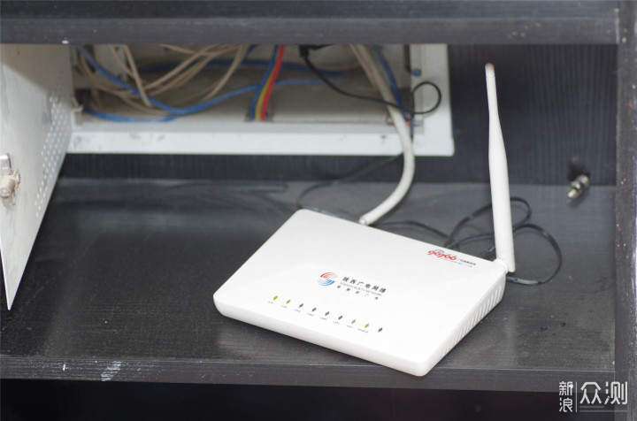 千兆光纤最佳伴侣，锐捷大白WiFi6路由器评测_新浪众测